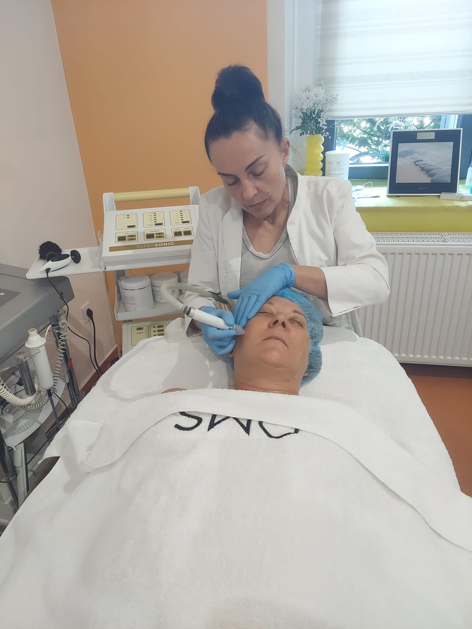 Microdermabrasion Firma Fuhlendorf im Fachinstitut Griessner Düsseldorf